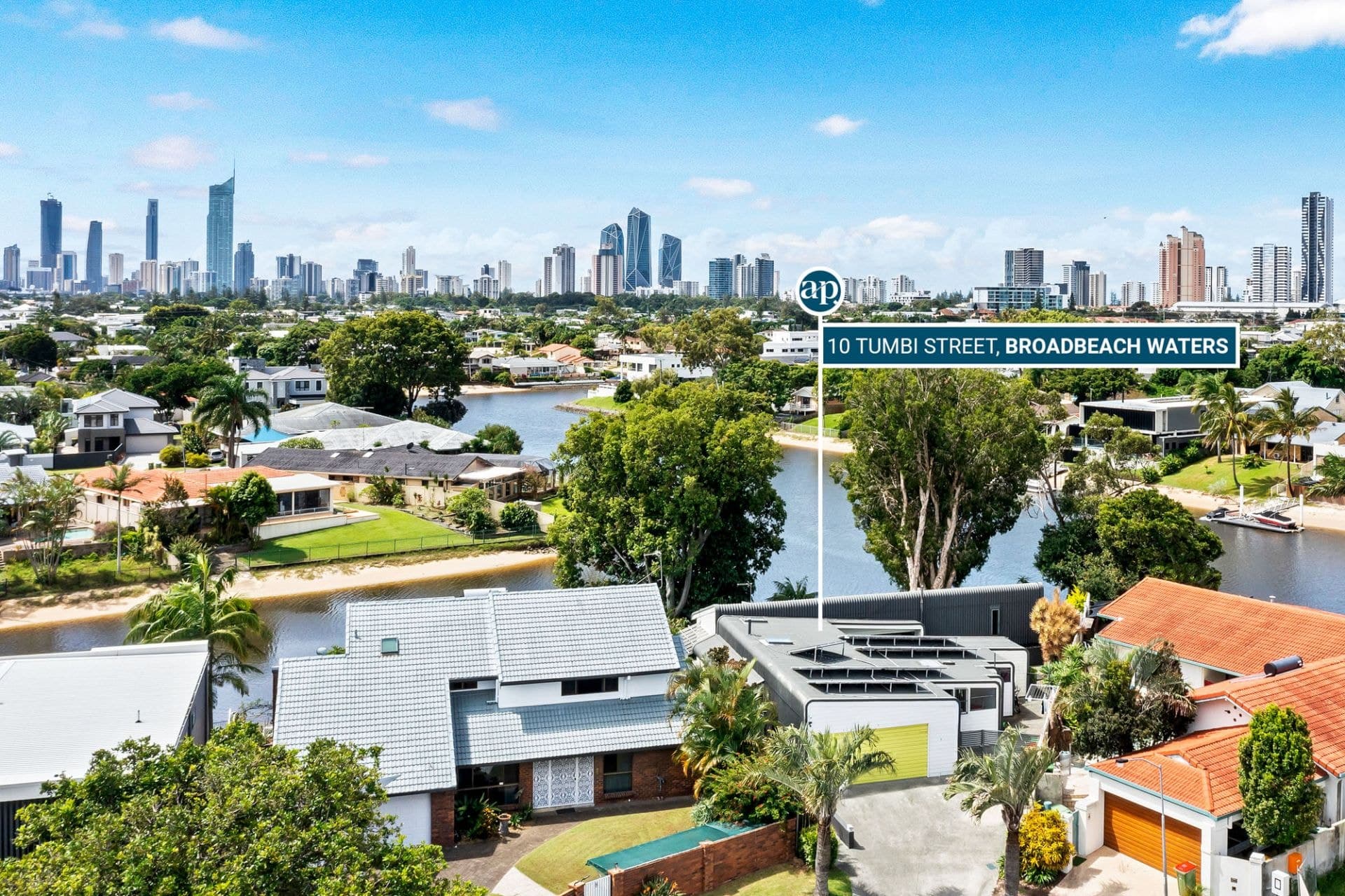 10 Tumbi Street, Broadbeach Waters - Thumbnail 3
