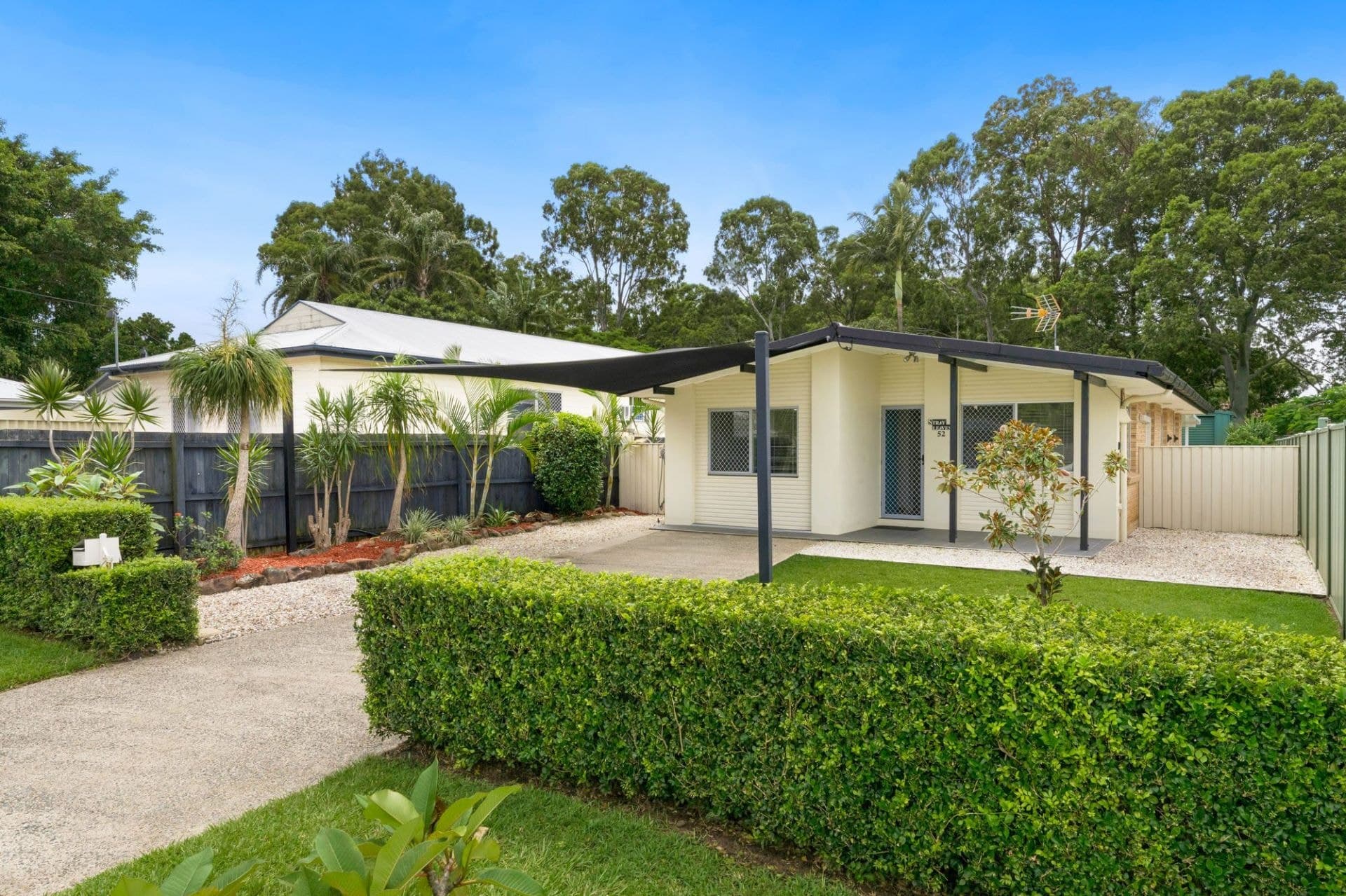 52 Turana Street, Coombabah - Thumbnail 2