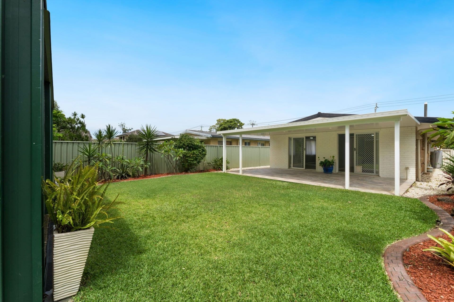 52 Turana Street, Coombabah - Thumbnail 3