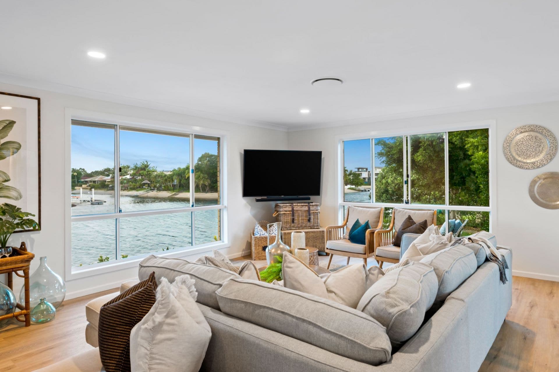 12 Wyuna Street, Broadbeach Waters - Thumbnail 8
