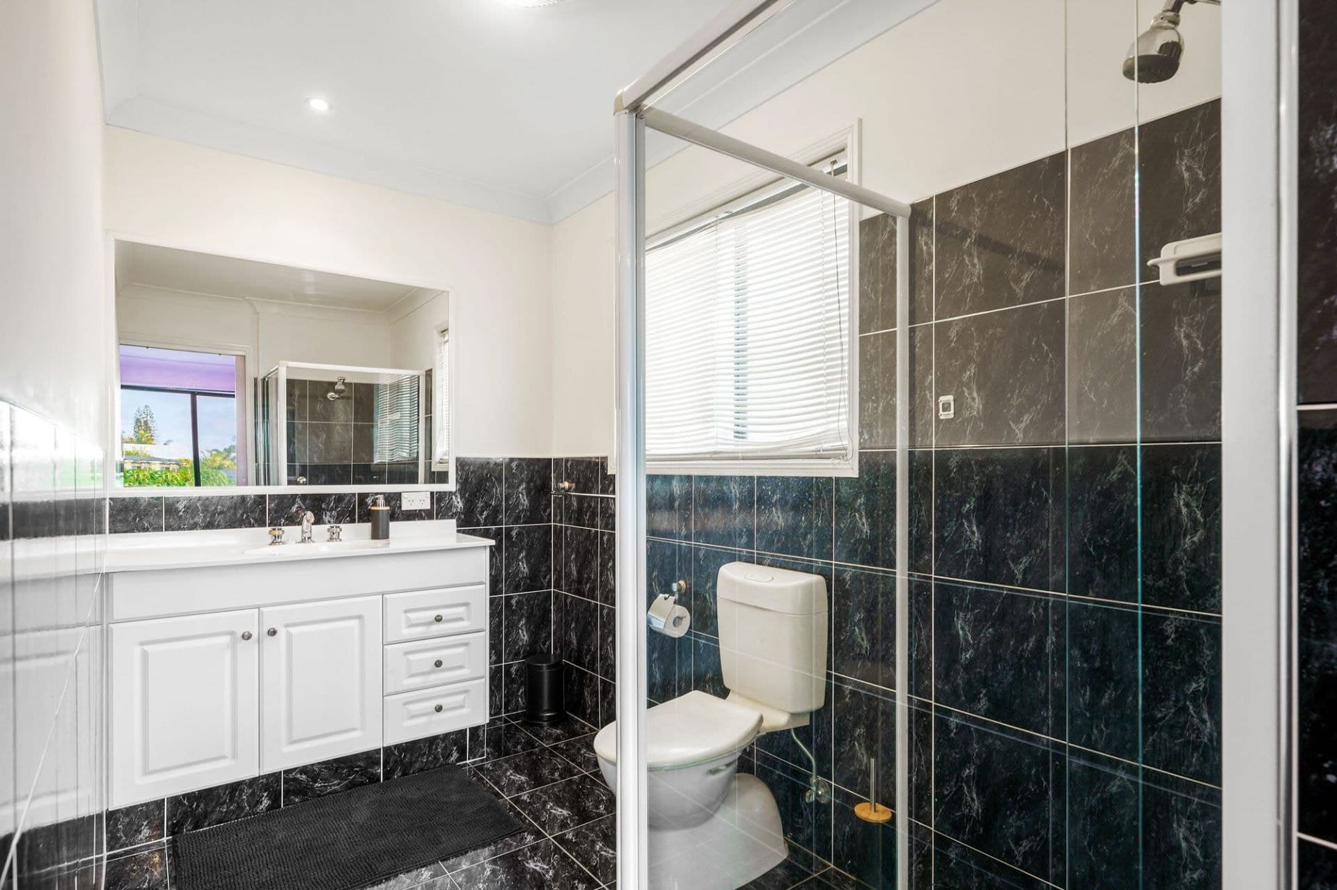 36 Gretel Drive, Mermaid Waters - Image 1