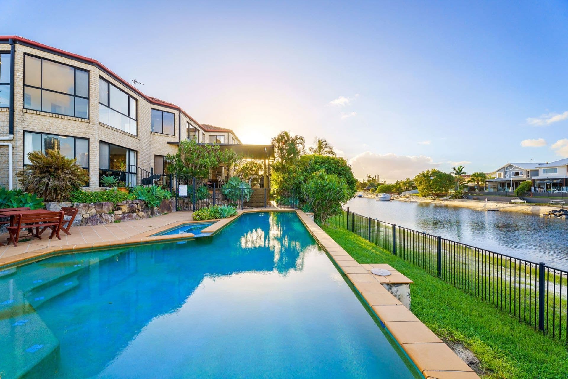 36 Gretel Drive, Mermaid Waters - Thumbnail 5
