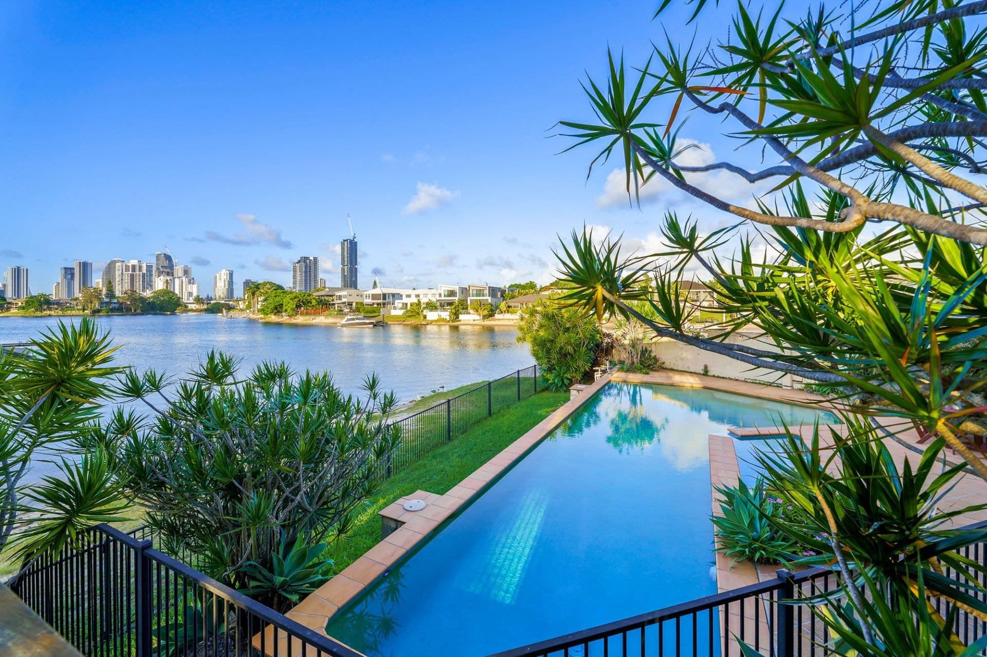 36 Gretel Drive, Mermaid Waters - Thumbnail 6