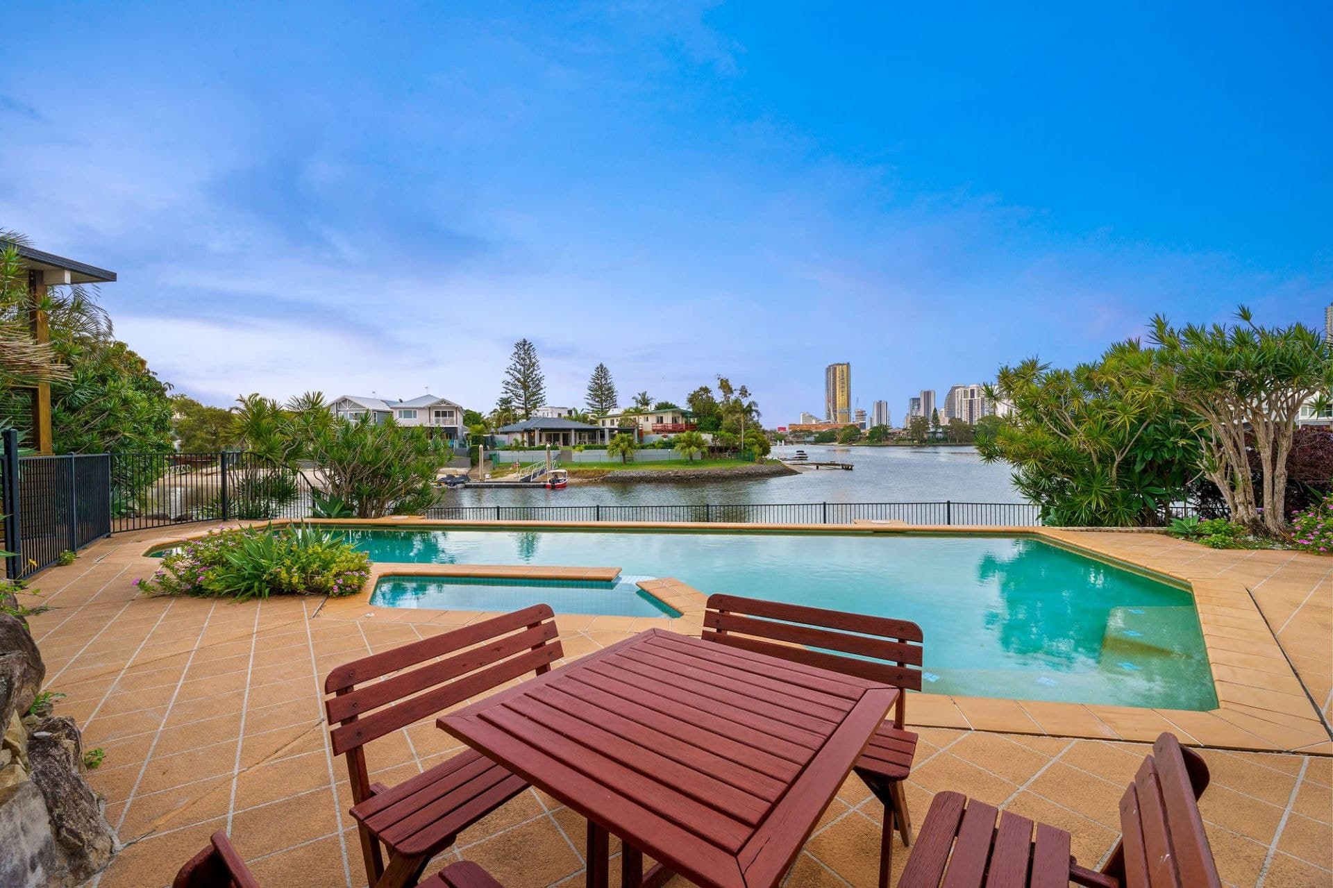 36 Gretel Drive, Mermaid Waters - Thumbnail 7
