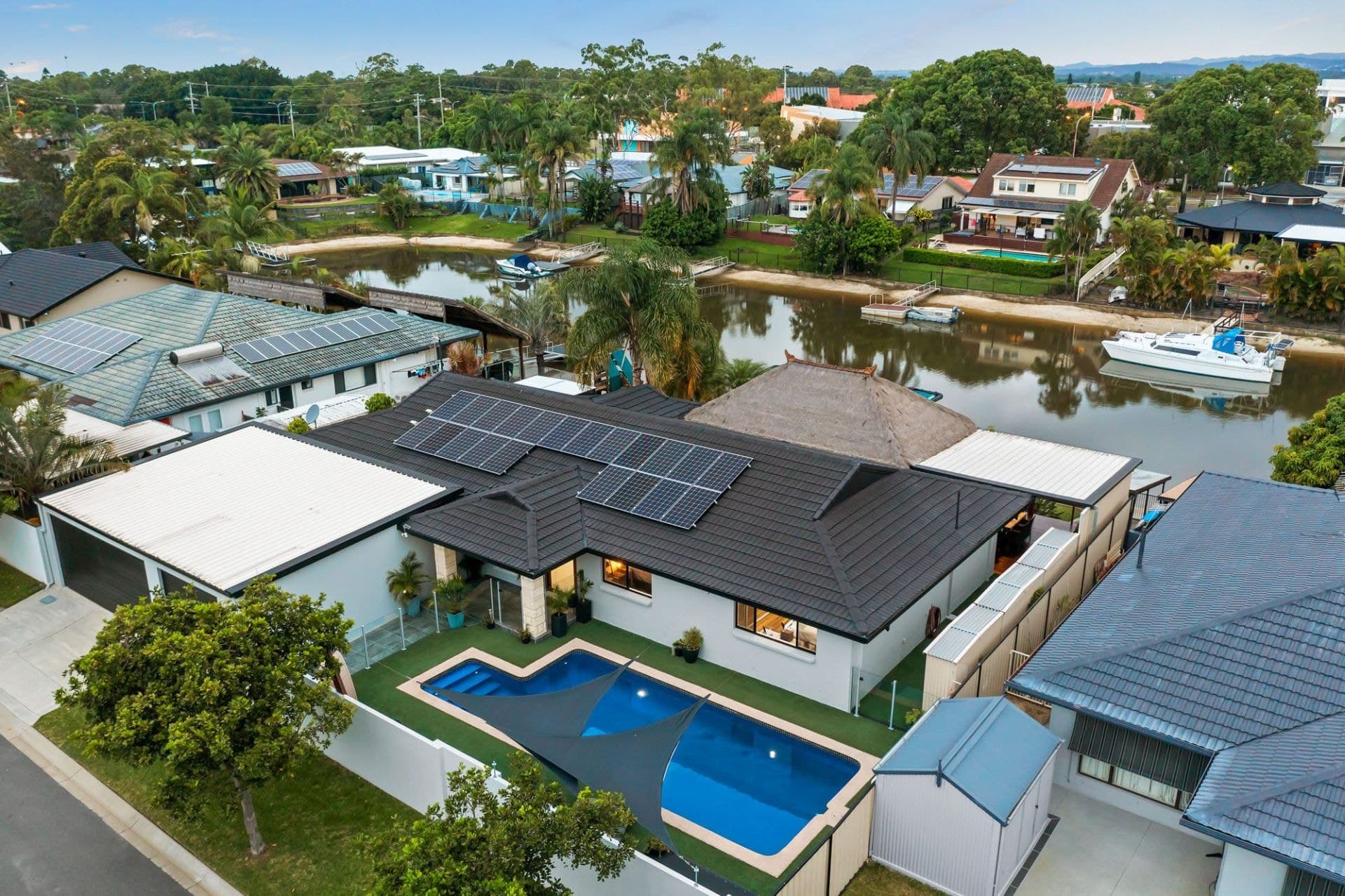 14 Namatjira Court, Broadbeach Waters - Thumbnail 4