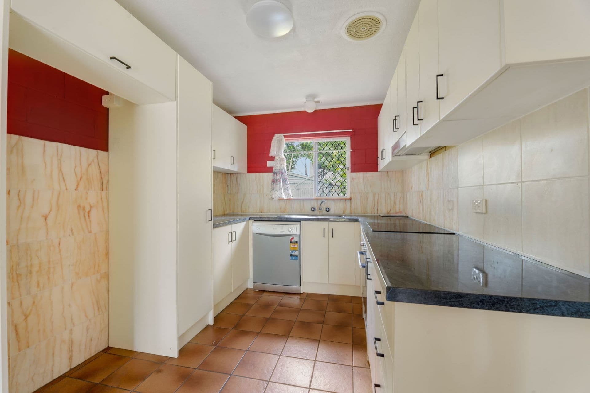 12 Milton Avenue, Paradise Point - Thumbnail 8
