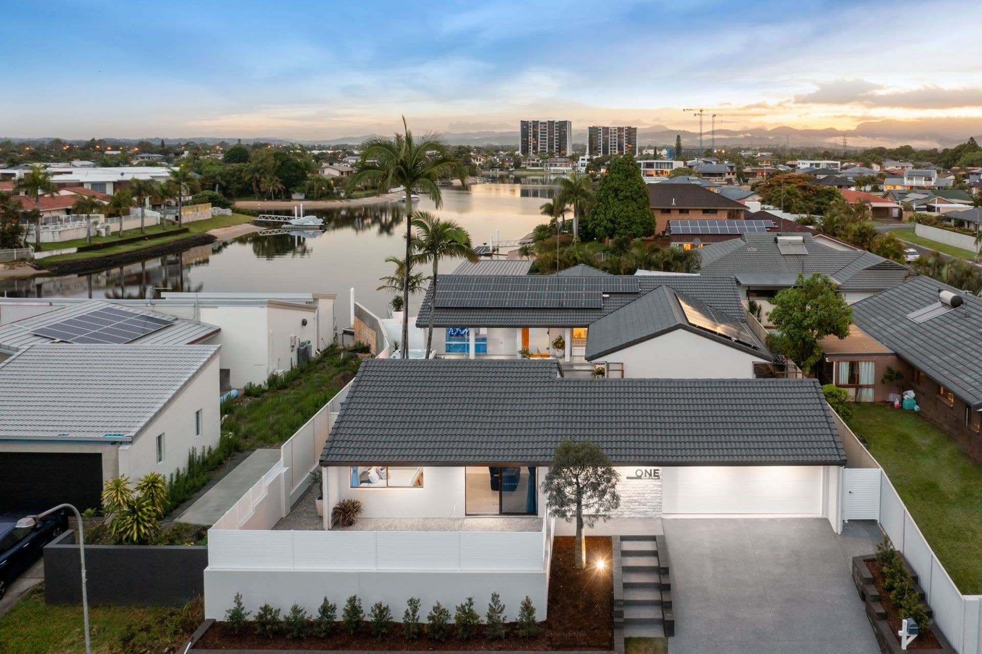 1 Rudd Street, Broadbeach Waters - Image 1