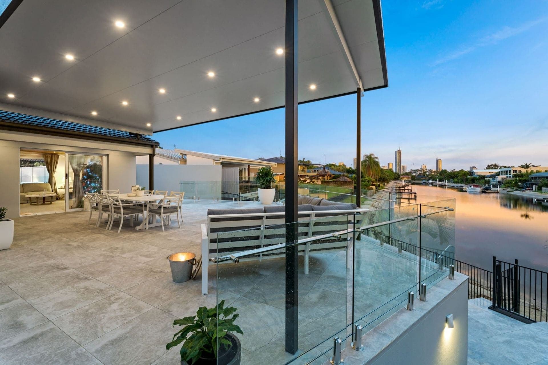 1 Rudd Street, Broadbeach Waters - Thumbnail 2