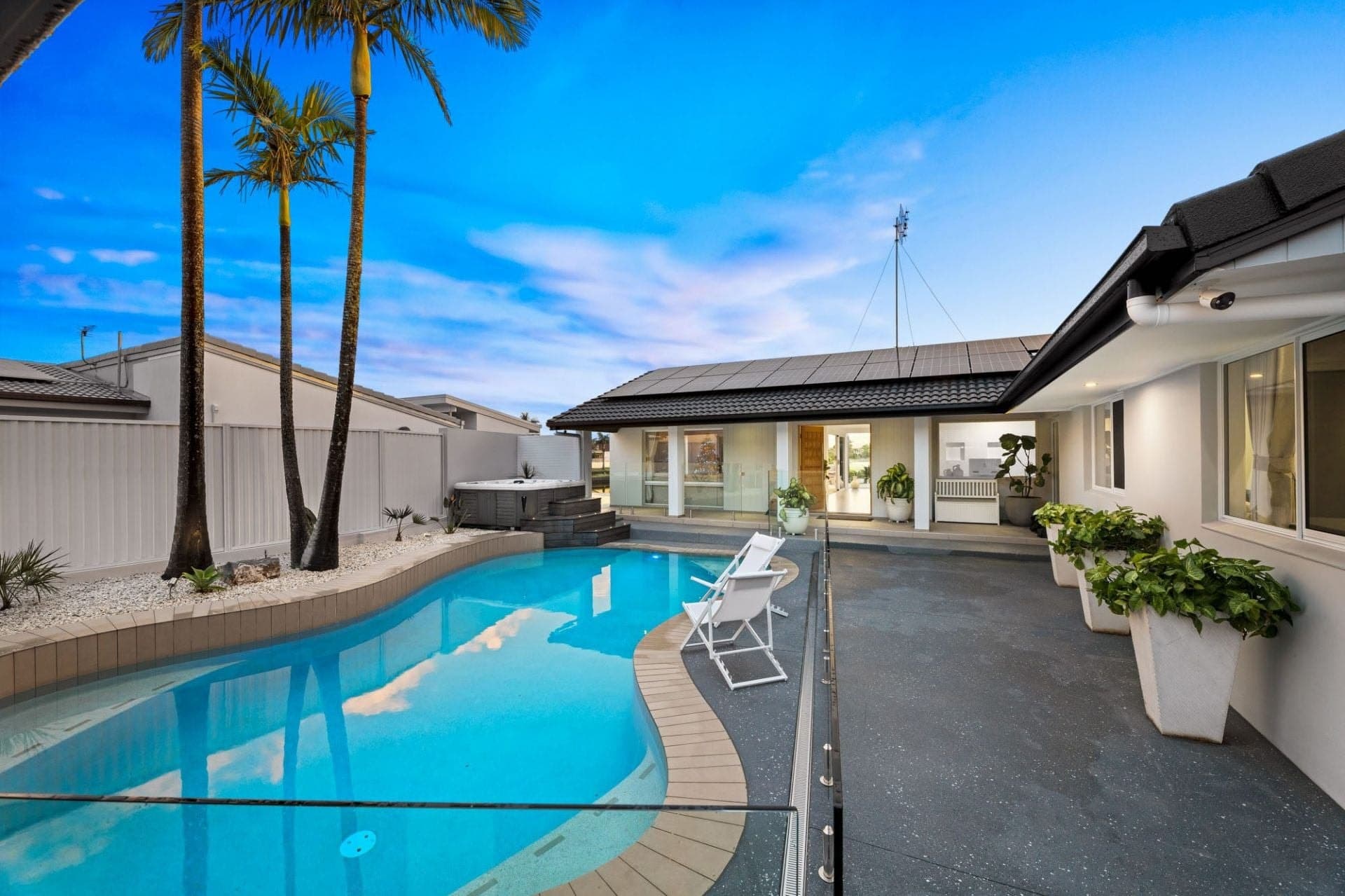 1 Rudd Street, Broadbeach Waters - Thumbnail 3