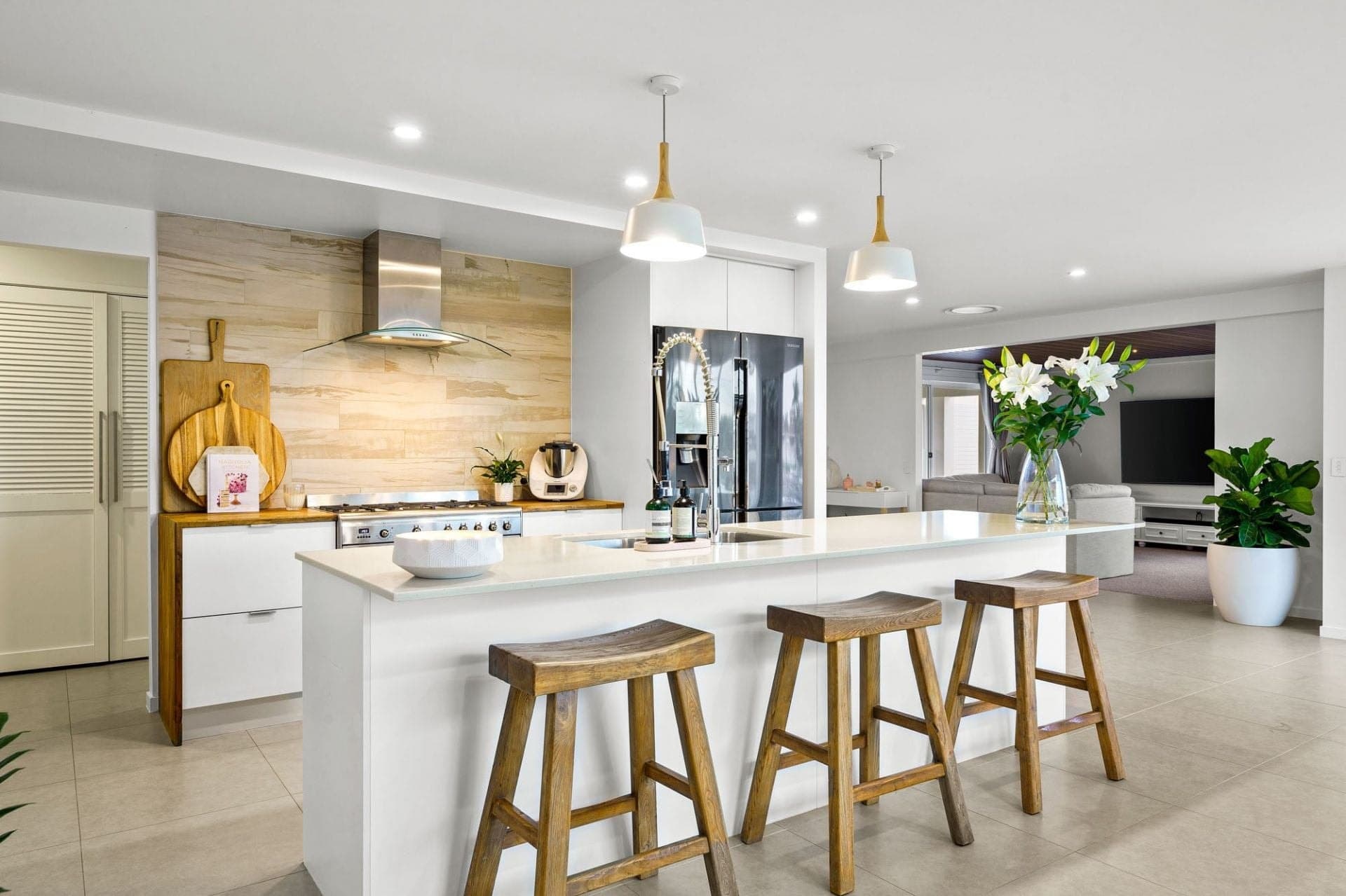 1 Rudd Street, Broadbeach Waters - Thumbnail 7