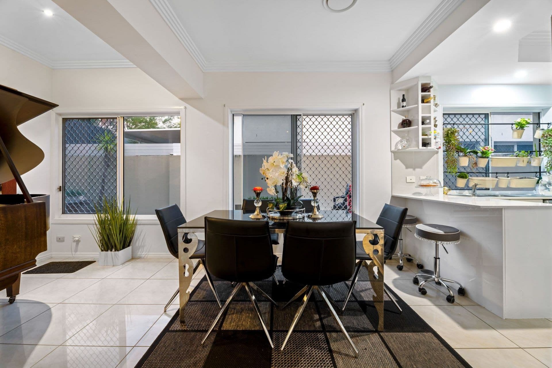 2/62 Compass Drive, Biggera Waters - Thumbnail 3