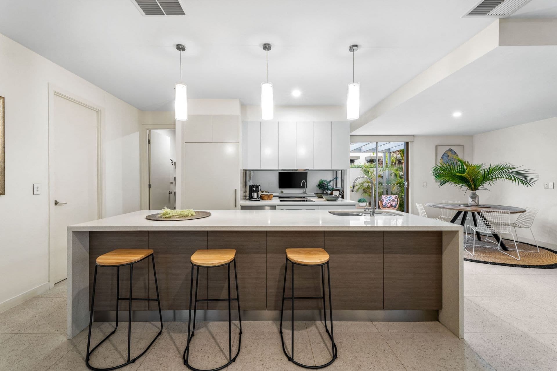 7696 Fairway Boulevard, Hope Island - Thumbnail 7