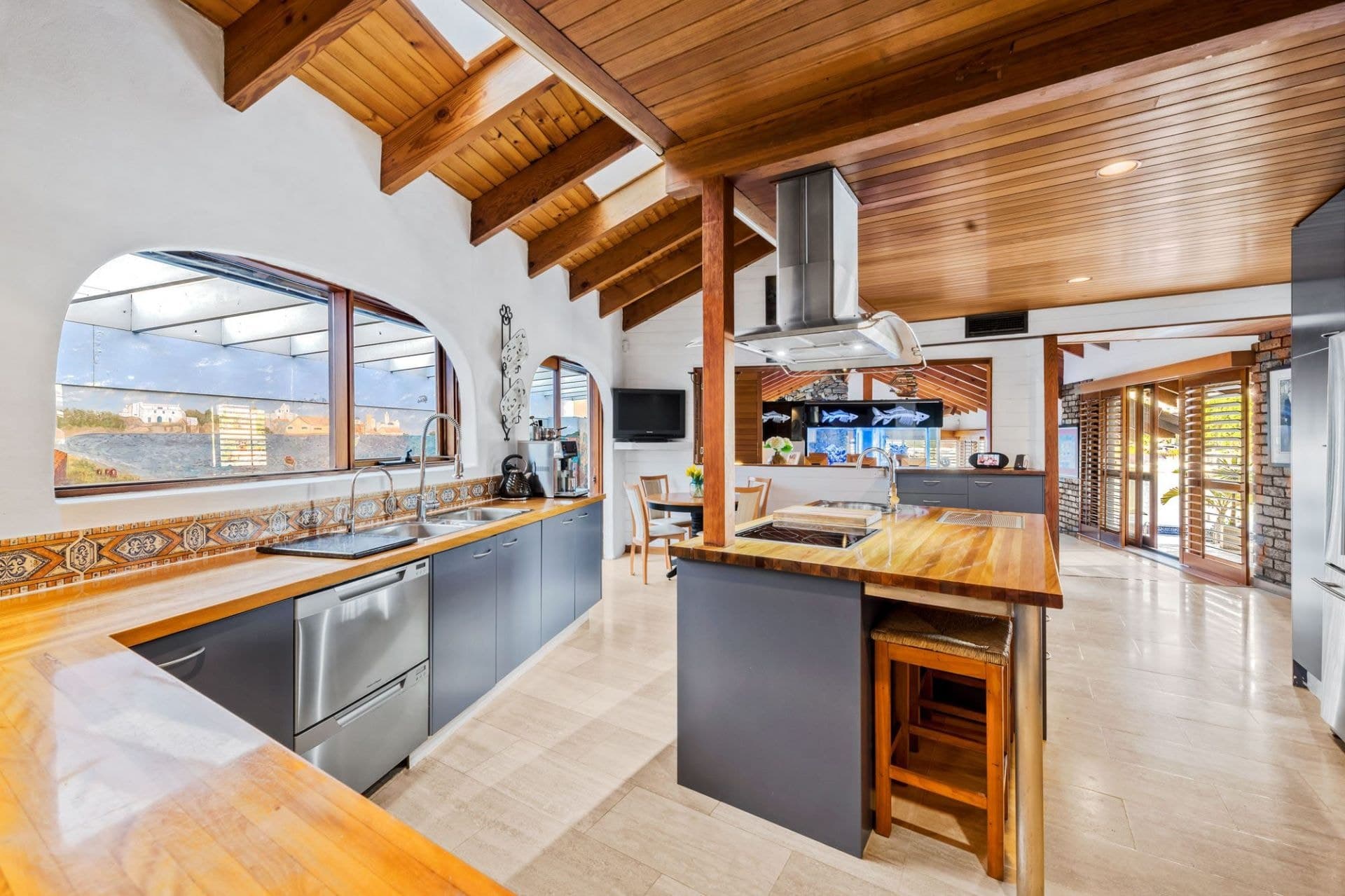 23 Neptune Court, Paradise Waters - Thumbnail 8