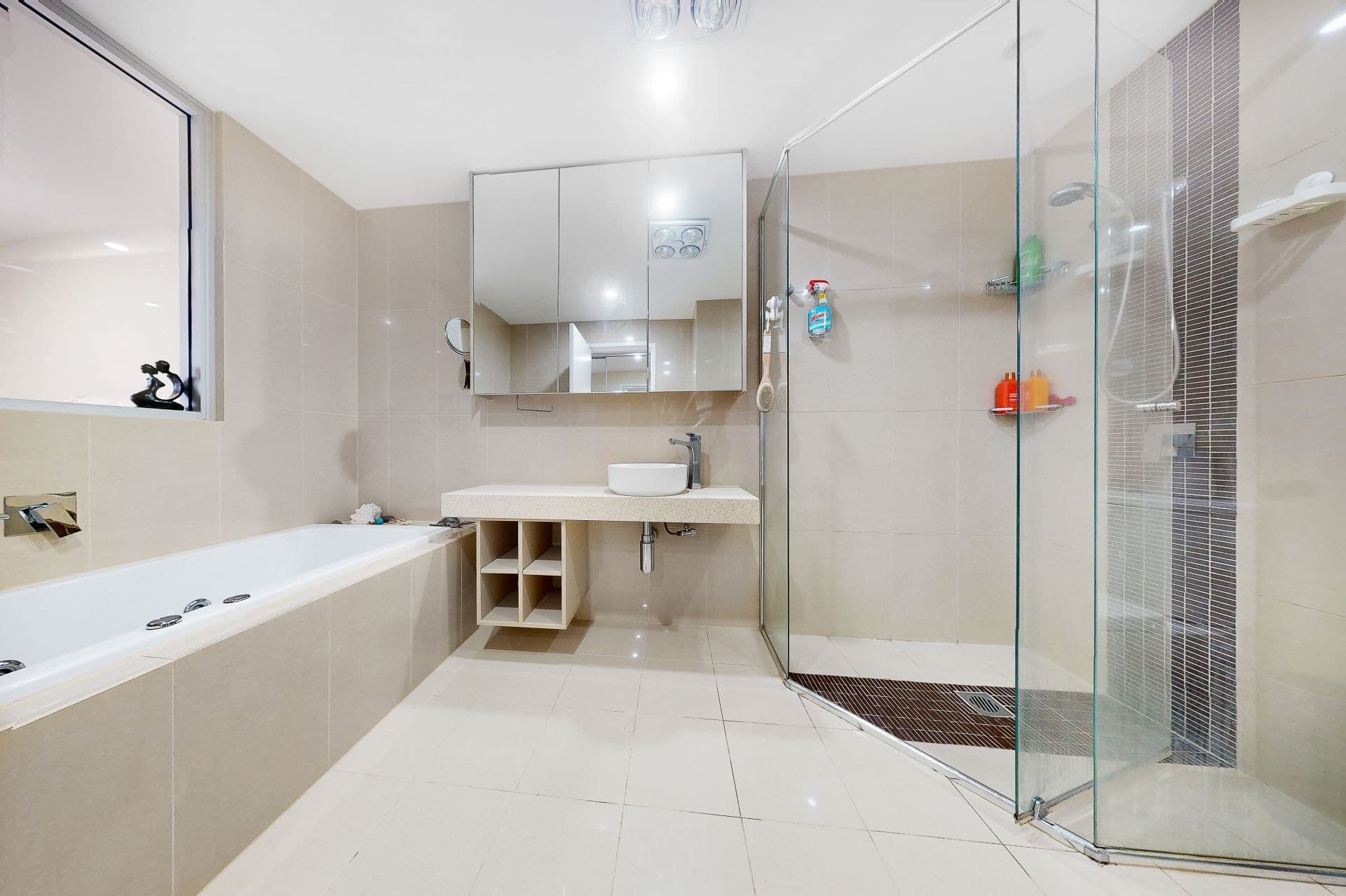 6/53 Darrambal Street, Surfers Paradise - Thumbnail 6