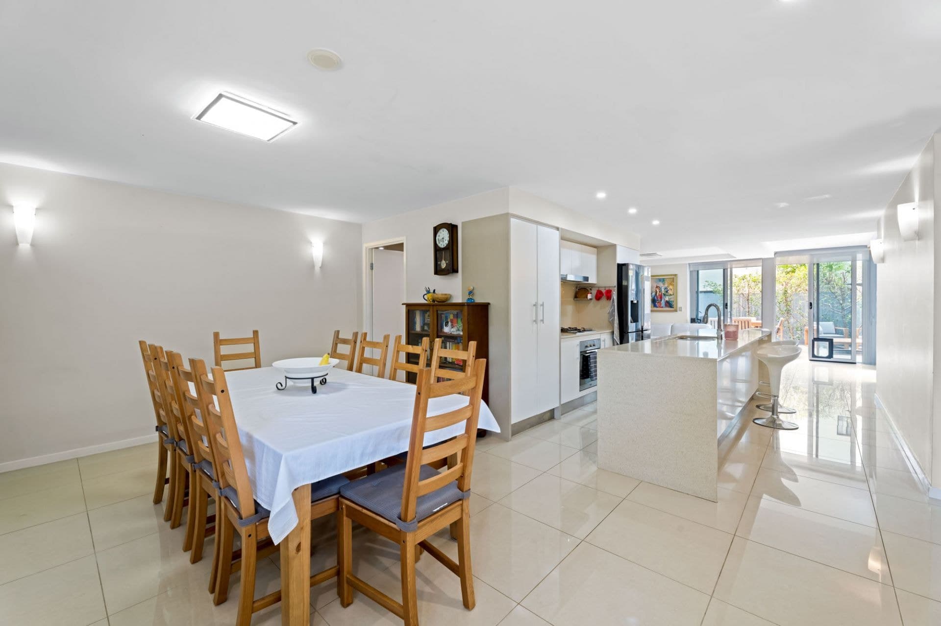 6/53 Darrambal Street, Surfers Paradise - Thumbnail 7