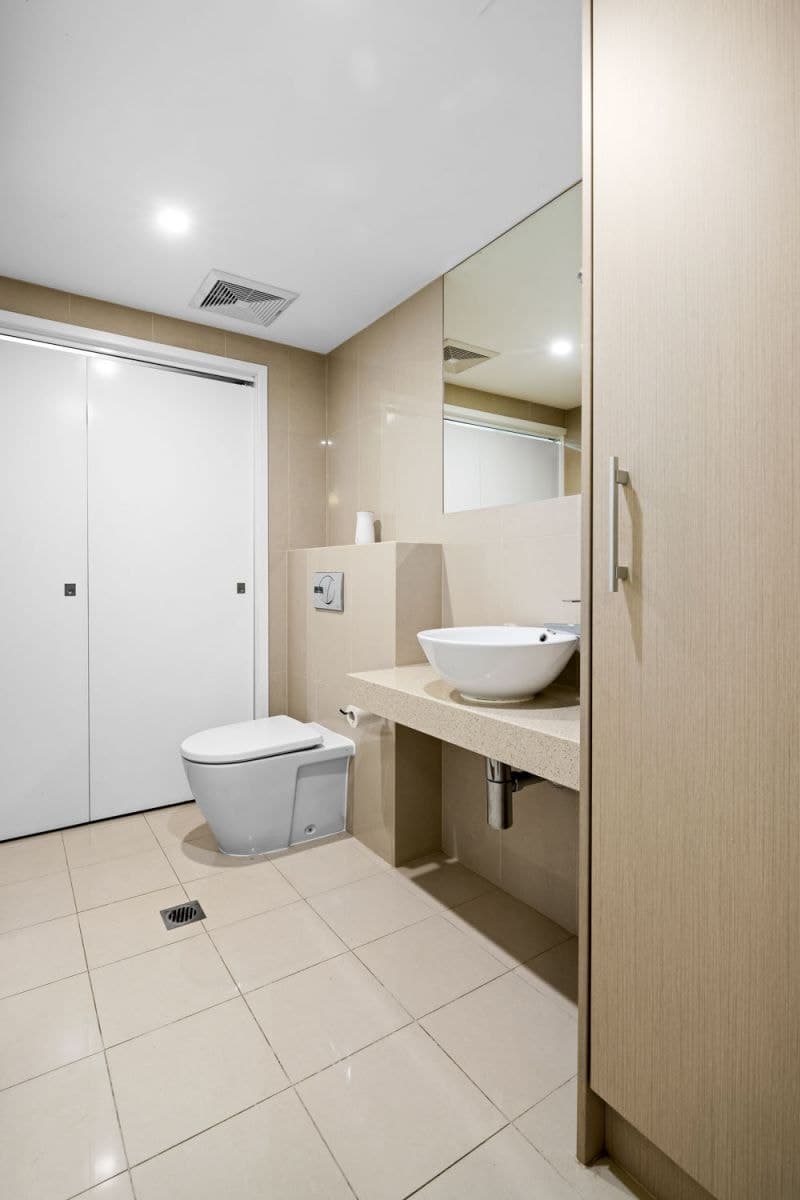 6/53 Darrambal Street, Surfers Paradise - Thumbnail 8