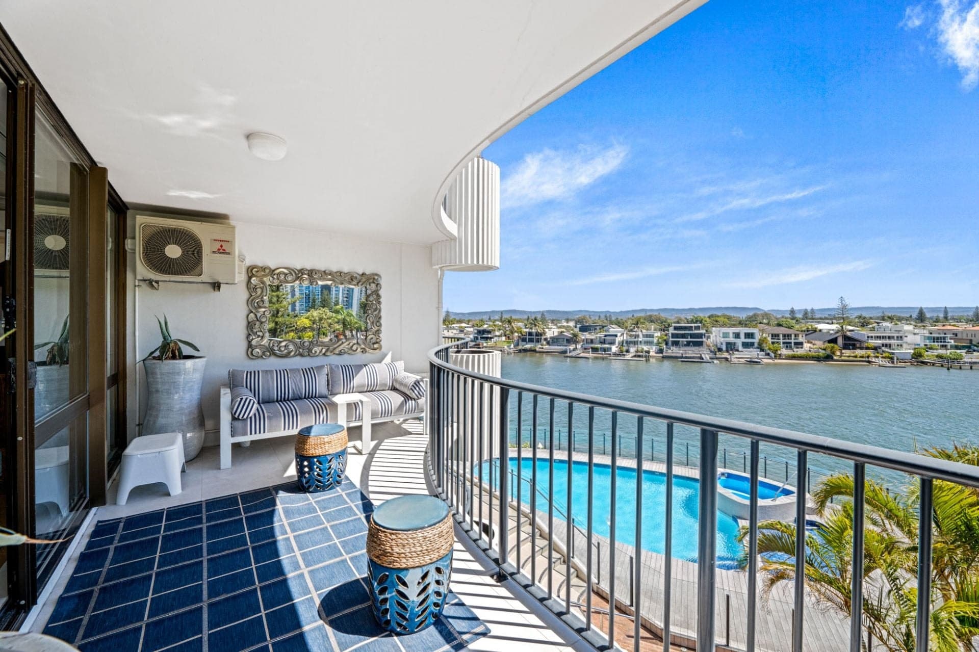 10/2940 Gold Coast Highway, Surfers Paradise - Thumbnail 2