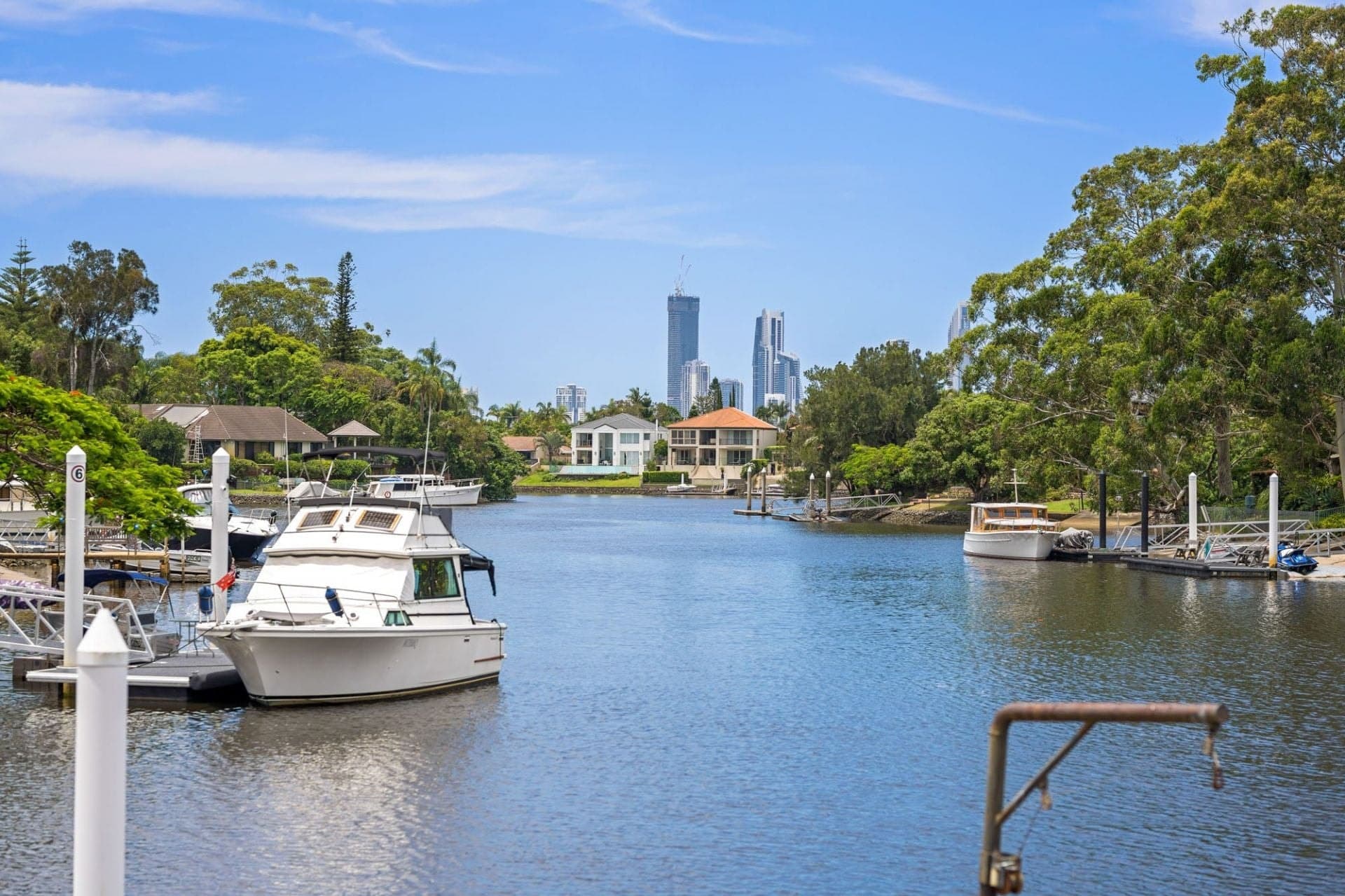 23 River Crescent, Broadbeach Waters - Thumbnail 2