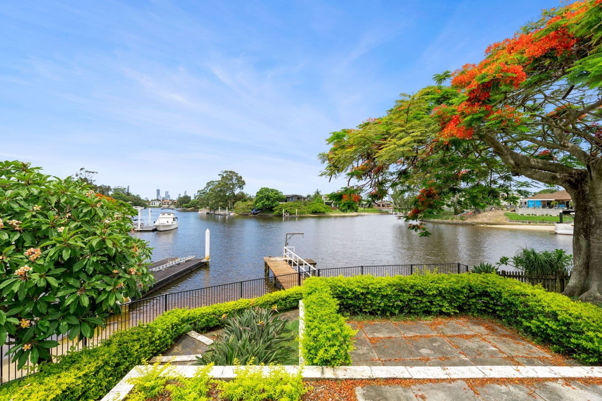 23 River Crescent, Broadbeach Waters - Thumbnail 4