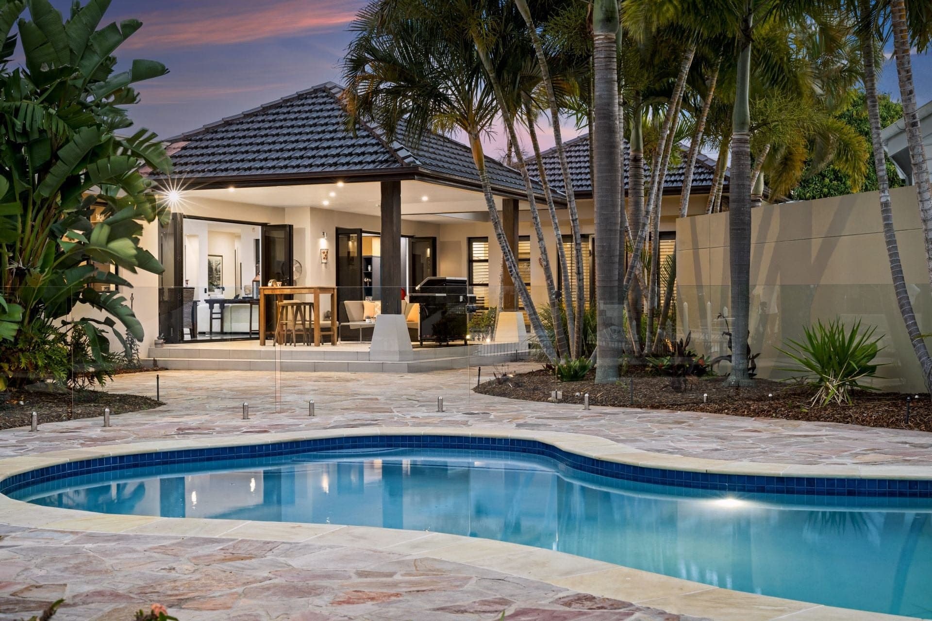 16 Beverley Crescent, Broadbeach Waters - Thumbnail 3