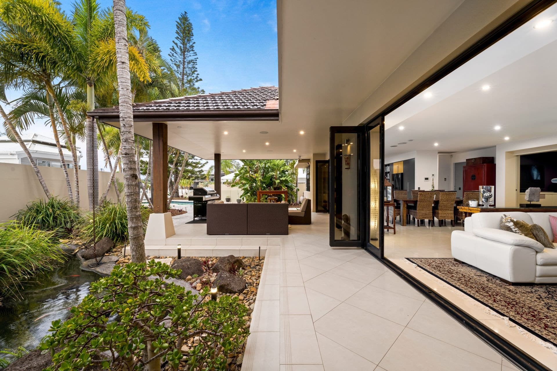 16 Beverley Crescent, Broadbeach Waters - Thumbnail 4