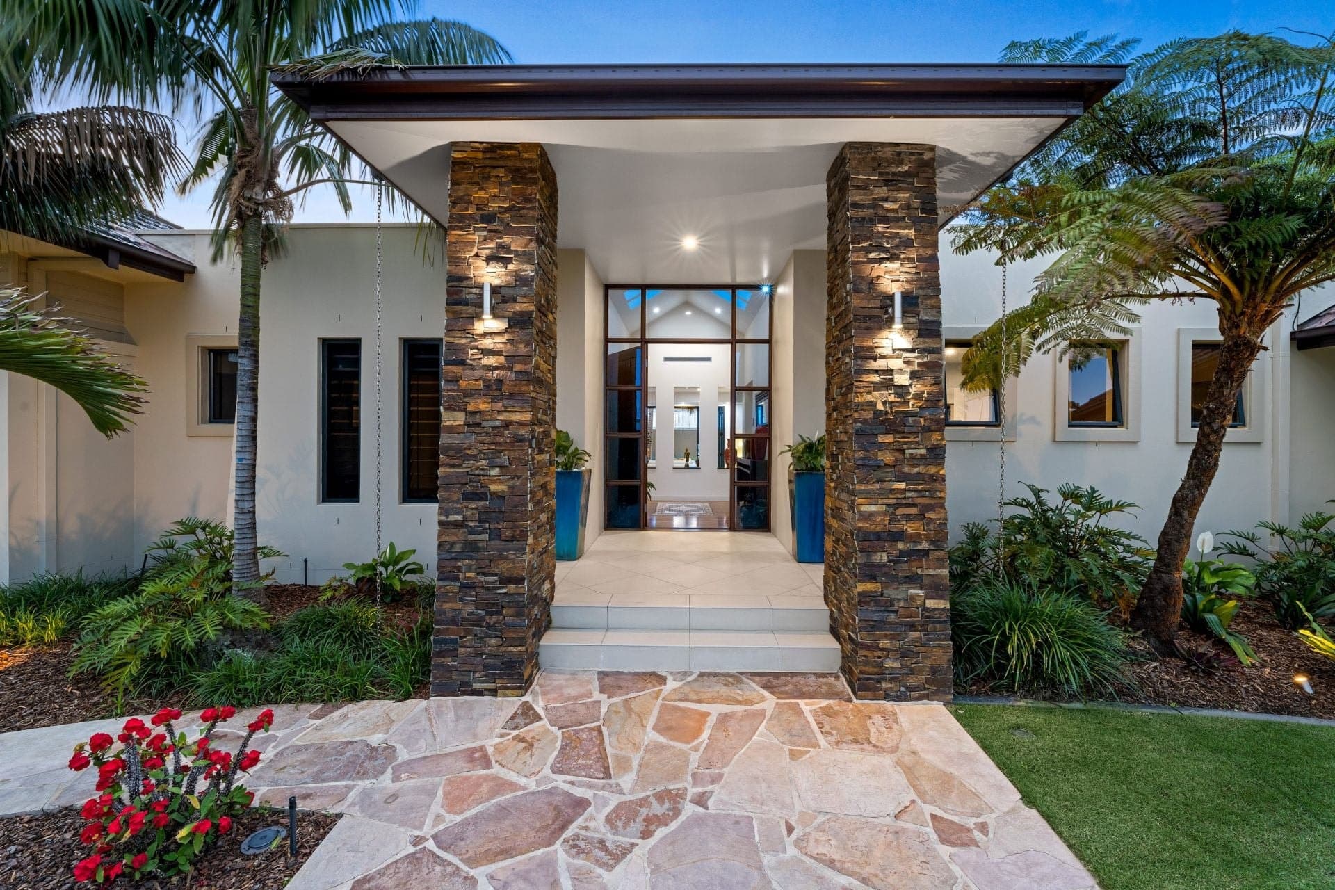 16 Beverley Crescent, Broadbeach Waters - Thumbnail 5