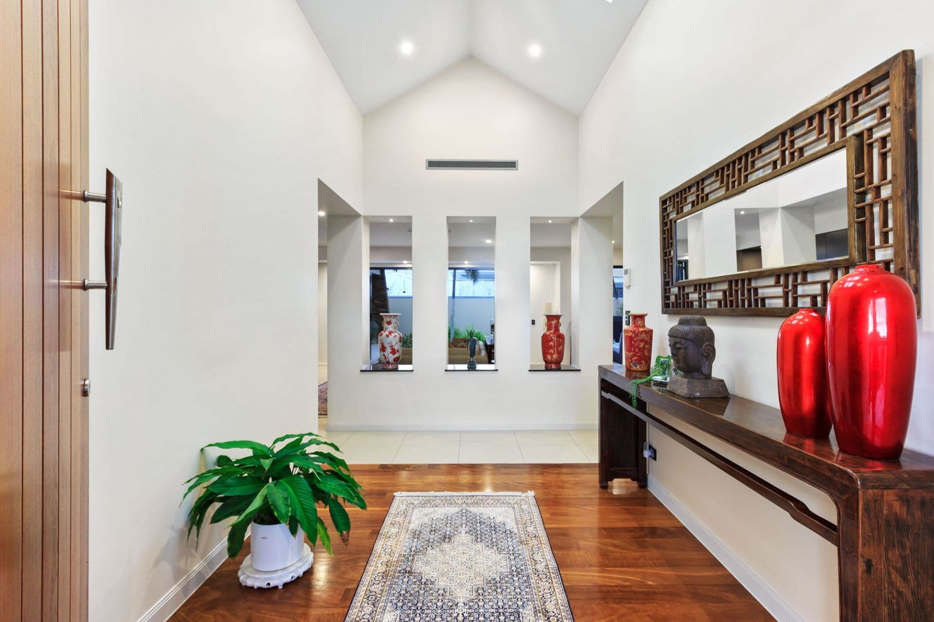 16 Beverley Crescent, Broadbeach Waters - Thumbnail 6