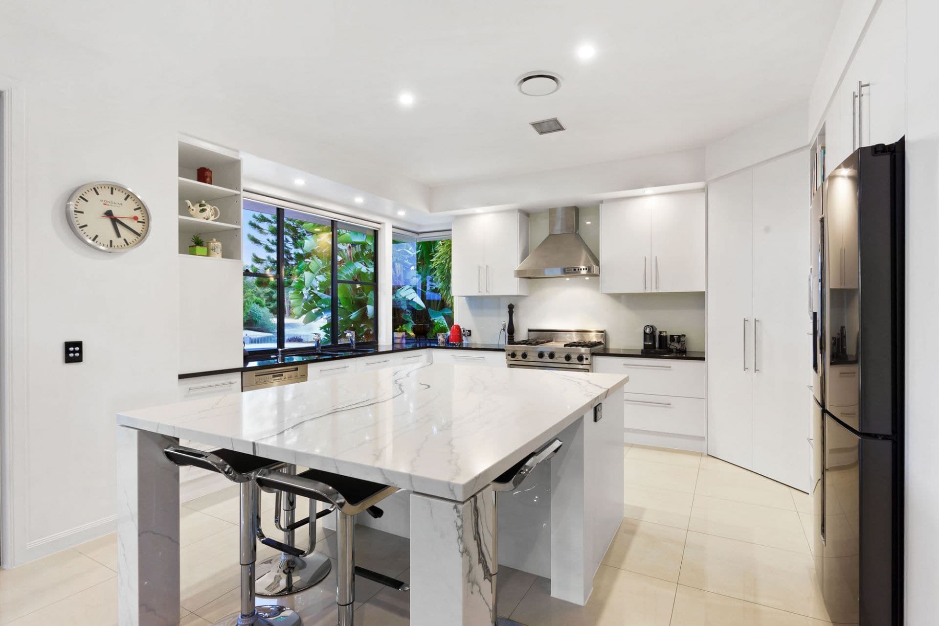16 Beverley Crescent, Broadbeach Waters - Thumbnail 8