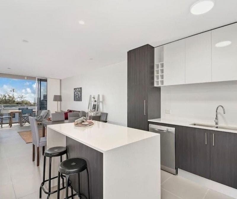 602/26 Spendelove Avenue, Southport - Thumbnail 2