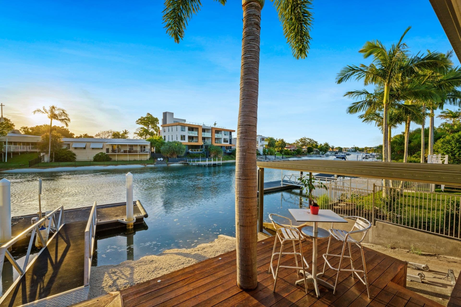 10 Gibraltar Drive, Isle Of Capri - Thumbnail 8