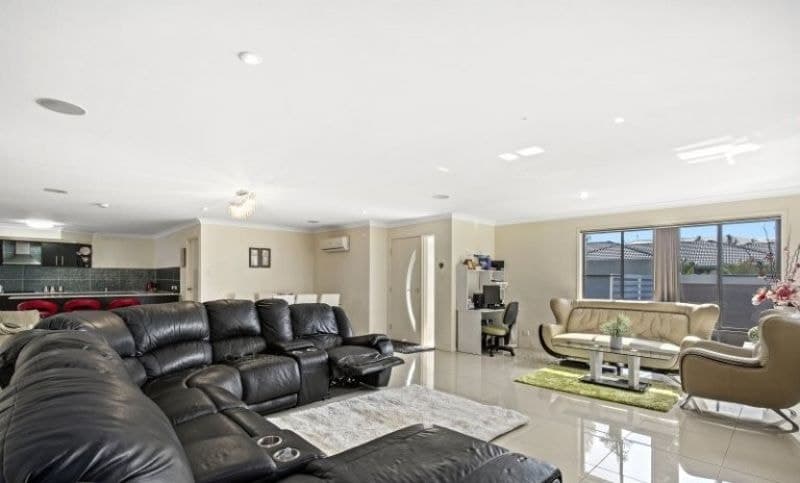 18 South Quay Drive, Biggera Waters - Thumbnail 7