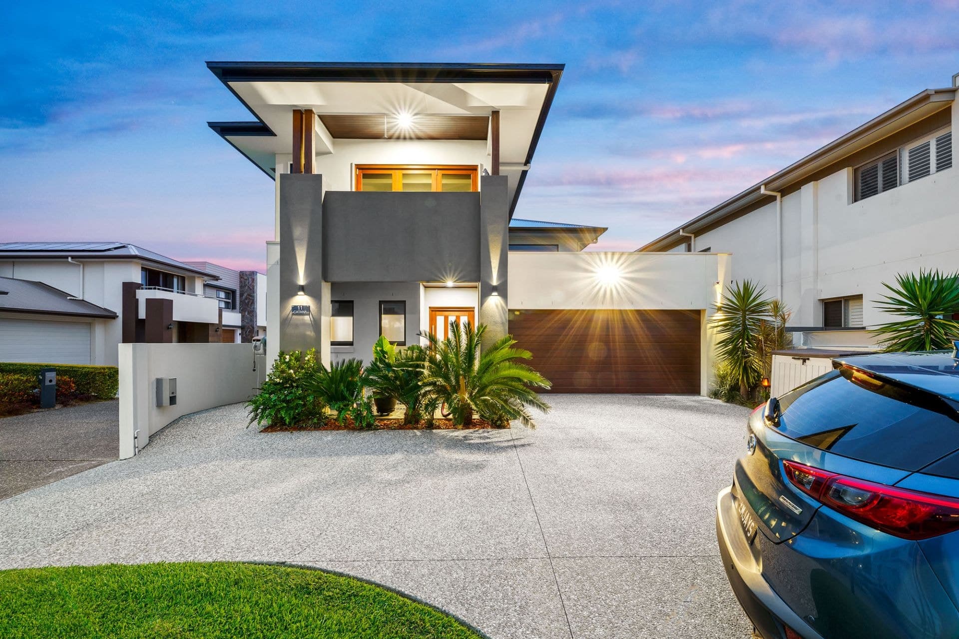 11 Catana Crescent, Hope Island - Image 1