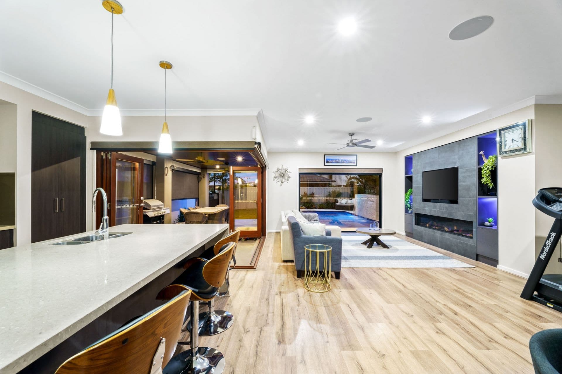 11 Catana Crescent, Hope Island - Thumbnail 5