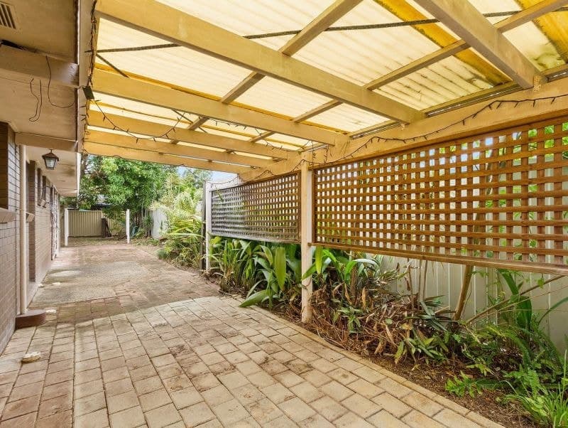 6 Burrinjuck Drive, Coombabah - Thumbnail 3