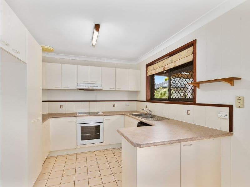 6 Burrinjuck Drive, Coombabah - Thumbnail 5