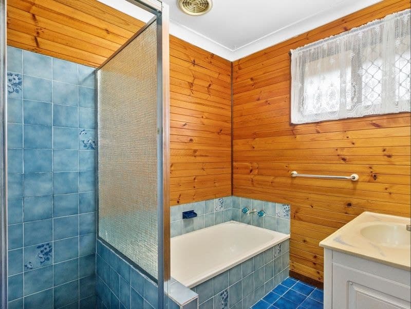 6 Burrinjuck Drive, Coombabah - Thumbnail 8