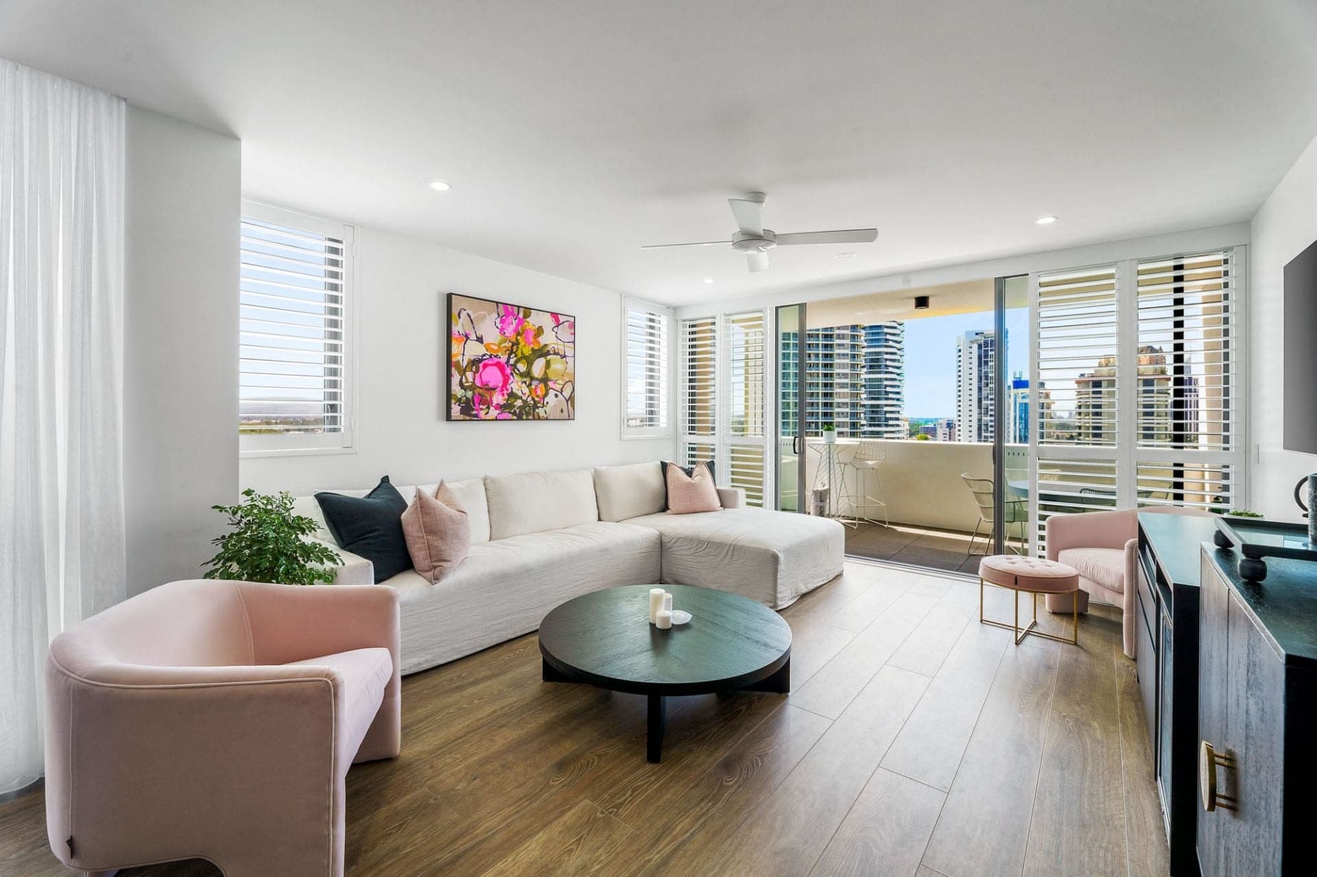 27/14 Elizabeth Avenue, Broadbeach - Thumbnail 2