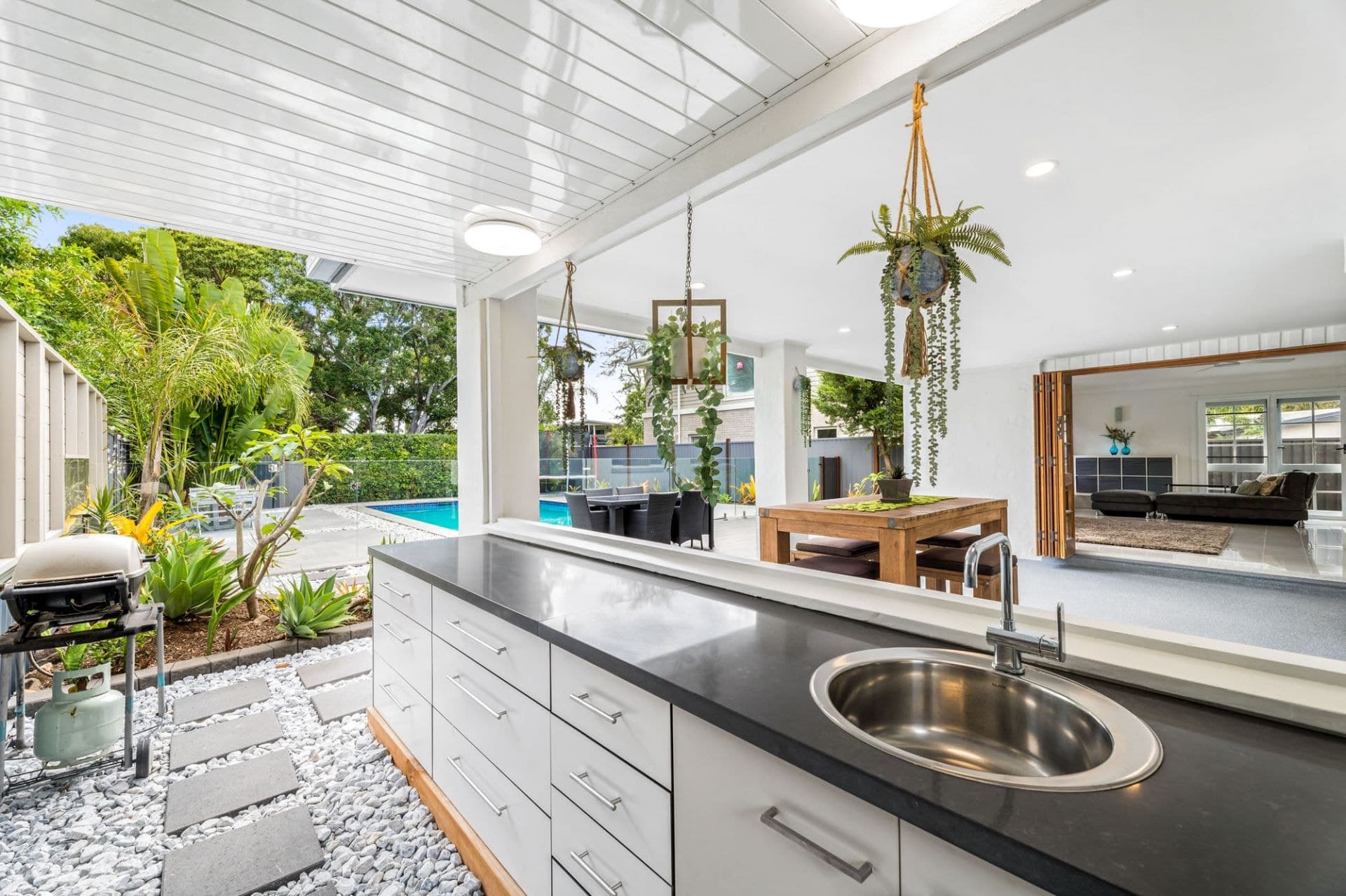 12A Deagon Drive, Runaway Bay - Thumbnail 3