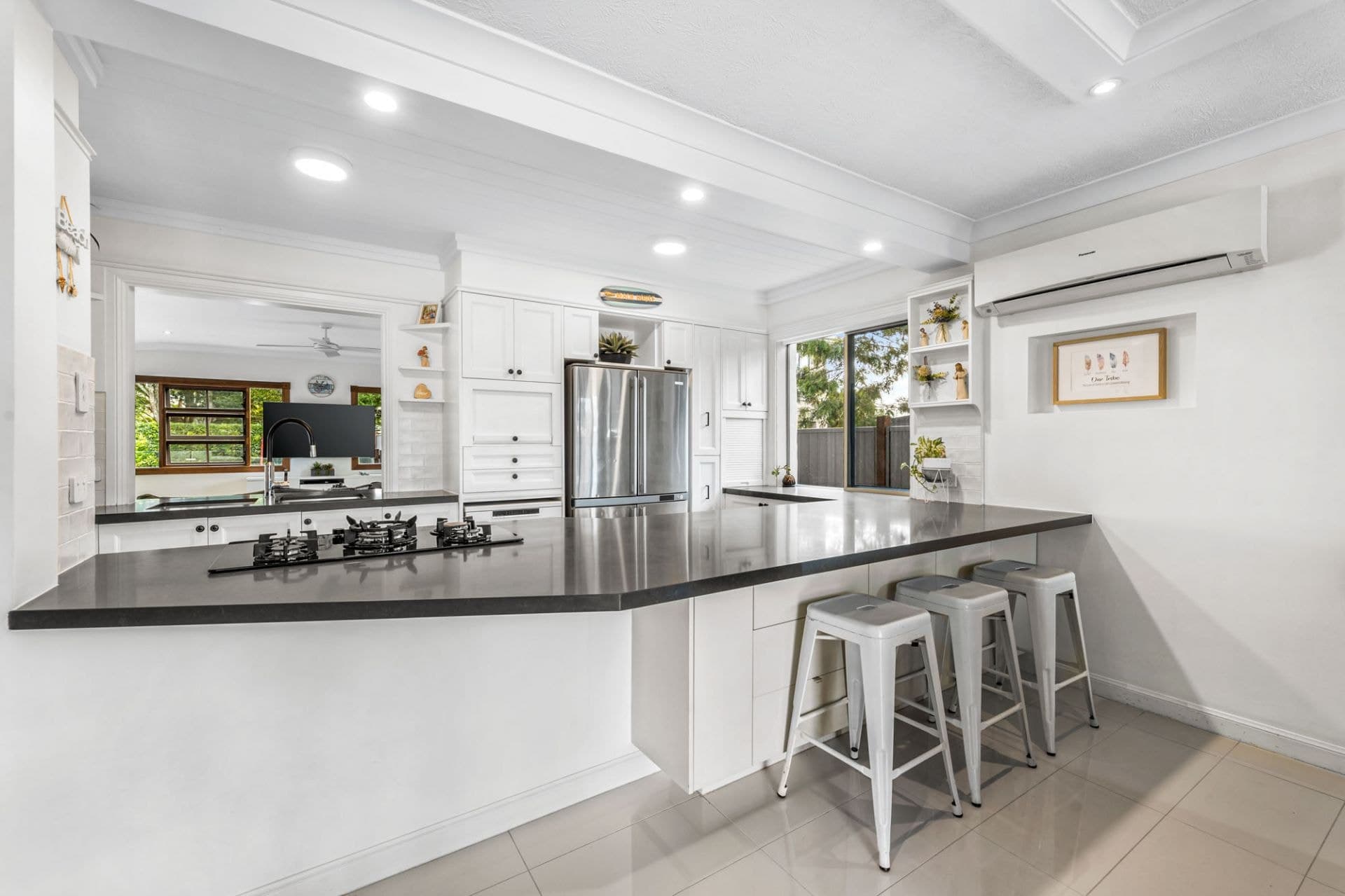 12A Deagon Drive, Runaway Bay - Thumbnail 6