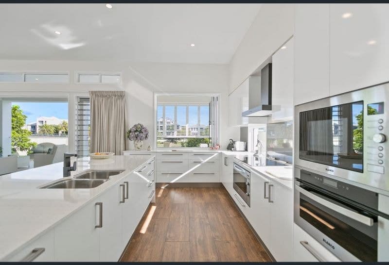 5040 Emerald Islands Drive, Carrara - Thumbnail 4