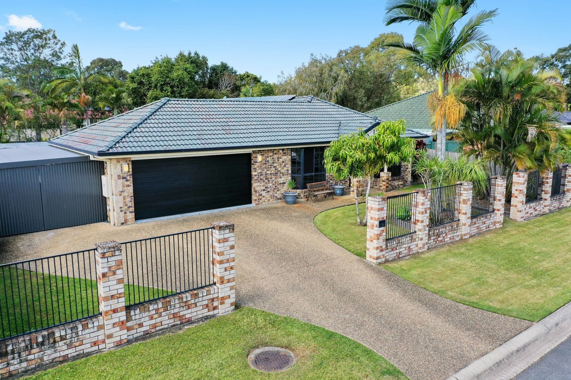 17 Blueash Crescent, Oxenford - Thumbnail 2