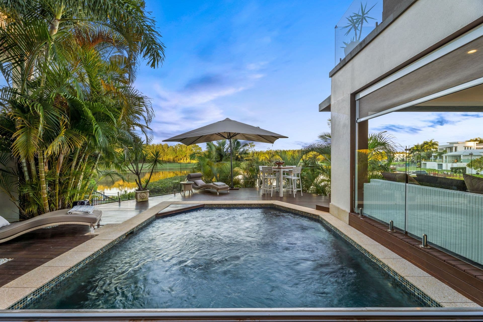 2 Lakelands Drive, Merrimac - Image 1