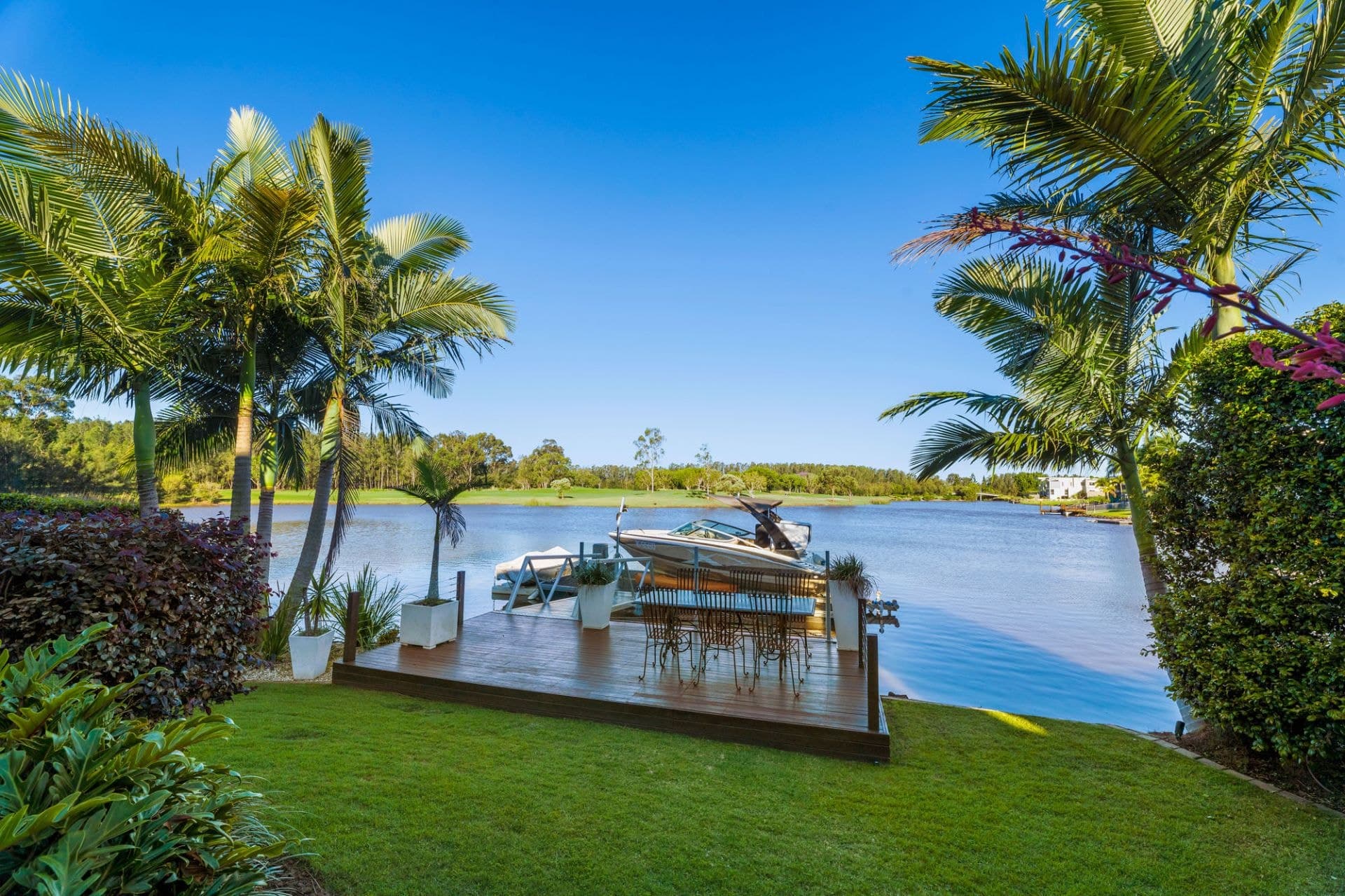 2 Lakelands Drive, Merrimac - Thumbnail 3