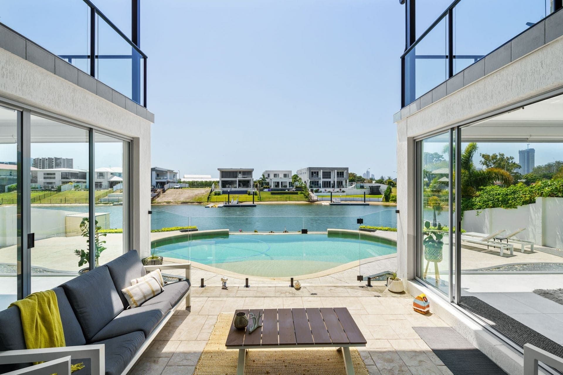 9 Cessnock Close, Mermaid Waters - Thumbnail 3