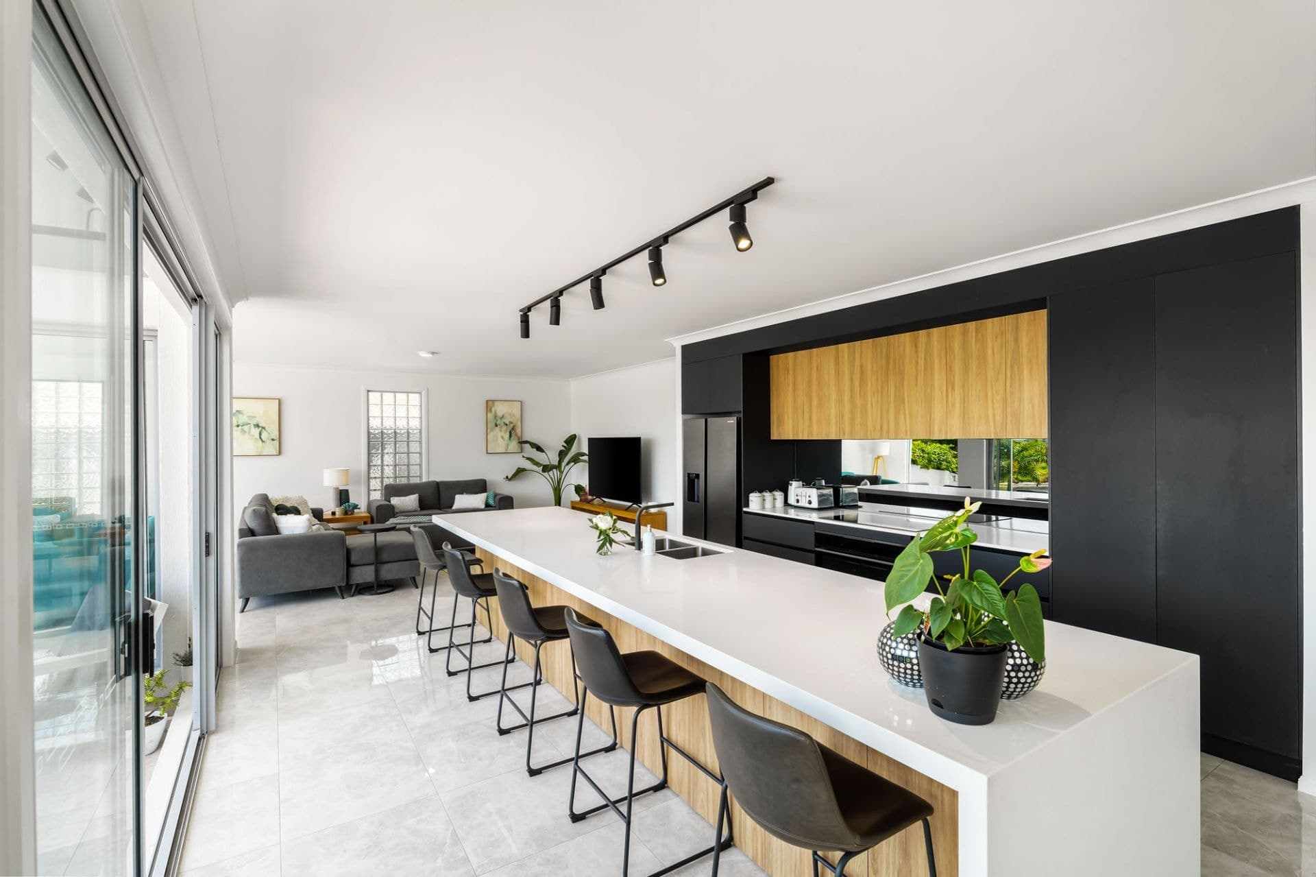9 Cessnock Close, Mermaid Waters - Thumbnail 5