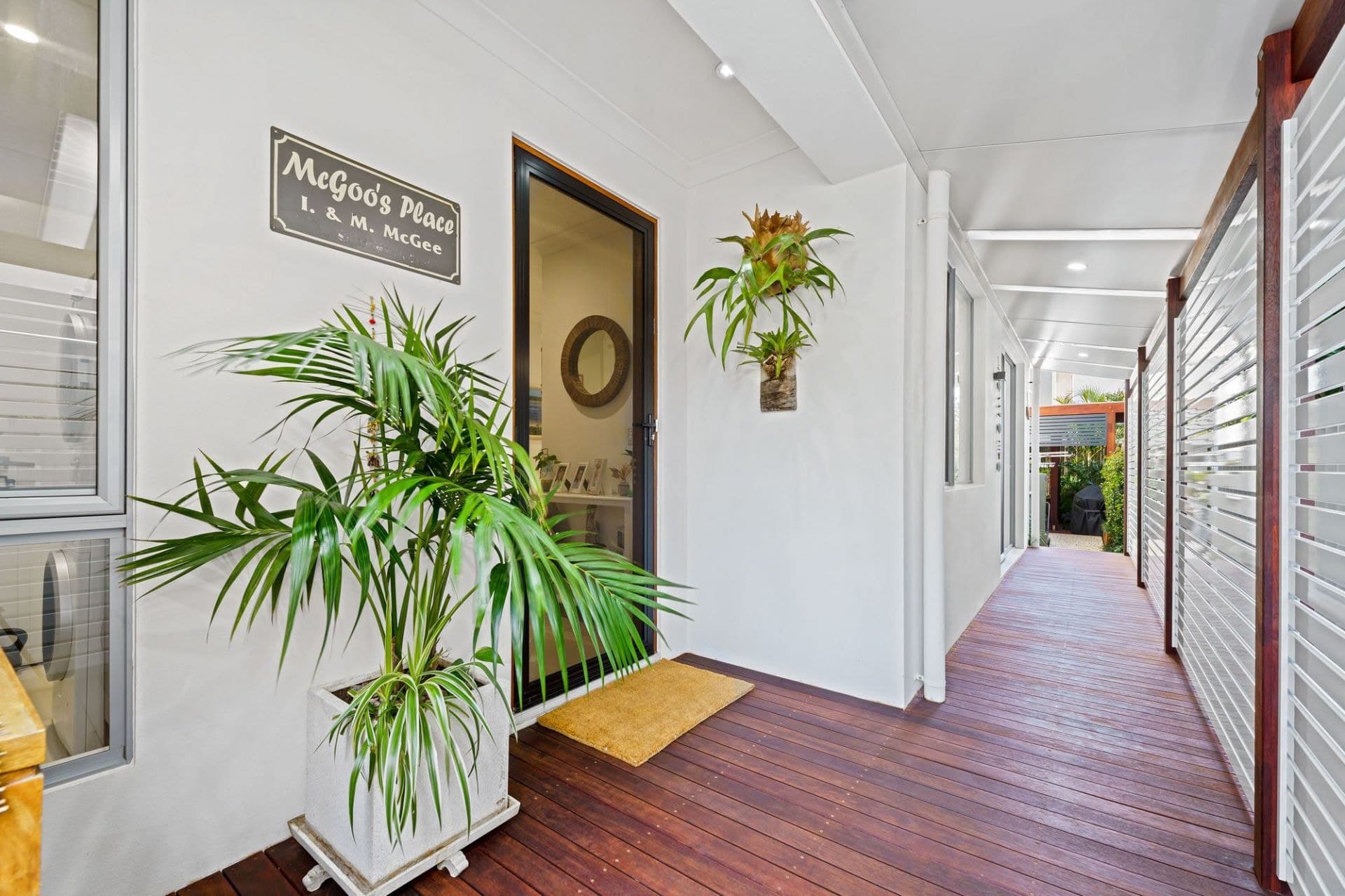2/34 Parr Street, Biggera Waters - Thumbnail 3