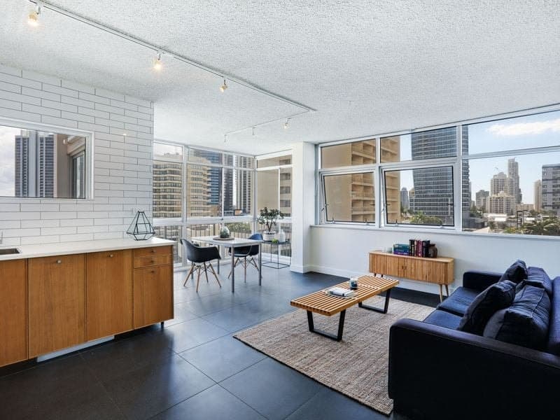 7B/34 Hanlan Street, Surfers Paradise - Thumbnail 2