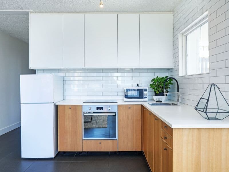 7B/34 Hanlan Street, Surfers Paradise - Thumbnail 3