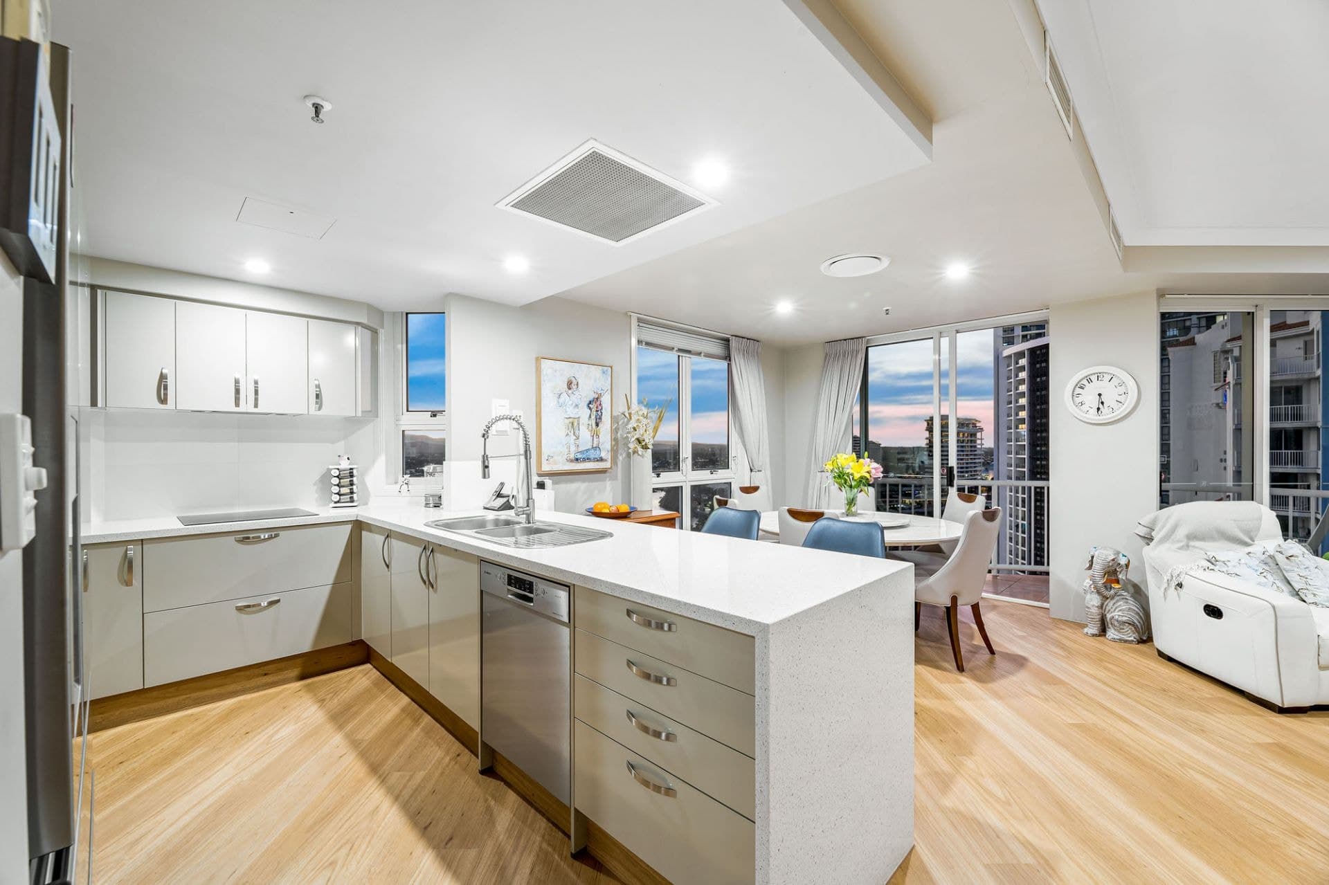 1171/33 Alexandra Avenue, Broadbeach - Thumbnail 6