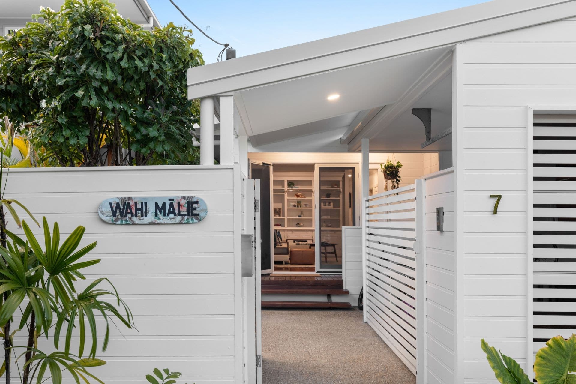 7 Bondi Avenue, Mermaid Beach - Thumbnail 2